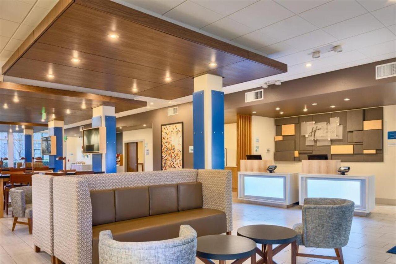 Holiday Inn Express & Suites Salem North - Keizer By Ihg Екстериор снимка